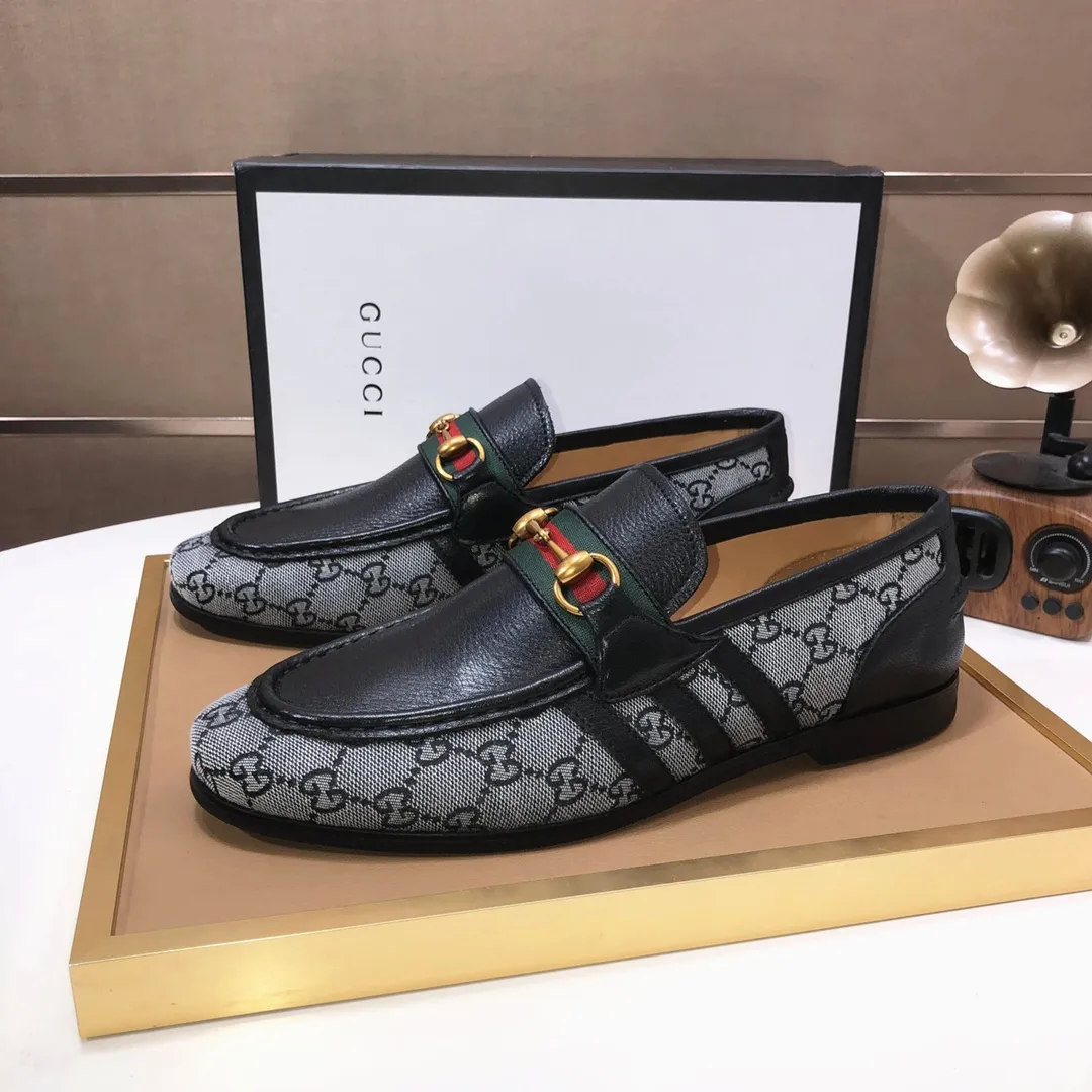 Men's shoes 💰600💰 Brand: GUCCI (Gucci) Standard size: Men's size 38/44 (45 can be customized) Grade: Same as the official website Original quality Material: Original cowhide Water-dyed cowhide lining Original rubber outsole Style category: Men's fashionable casual leather shoes Distinguished big-name luxury elements Top luxury Color: Actual picture